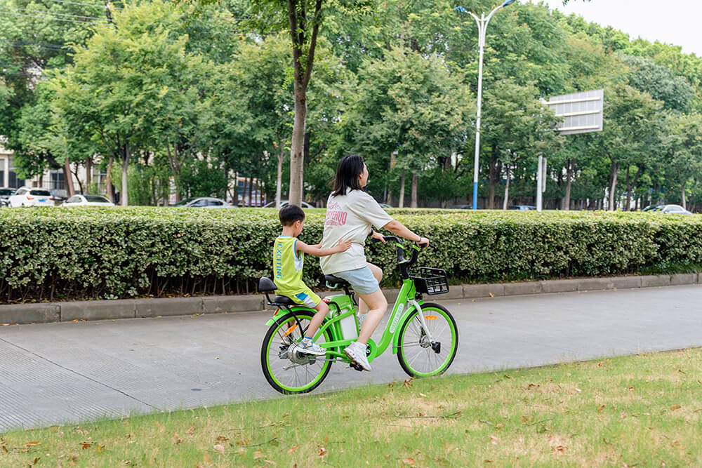 永安行親子共享助力車(chē)亮相街頭